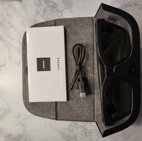 Bose Alto Lenses + case + charger + extra lenses - Picture 2 of 7